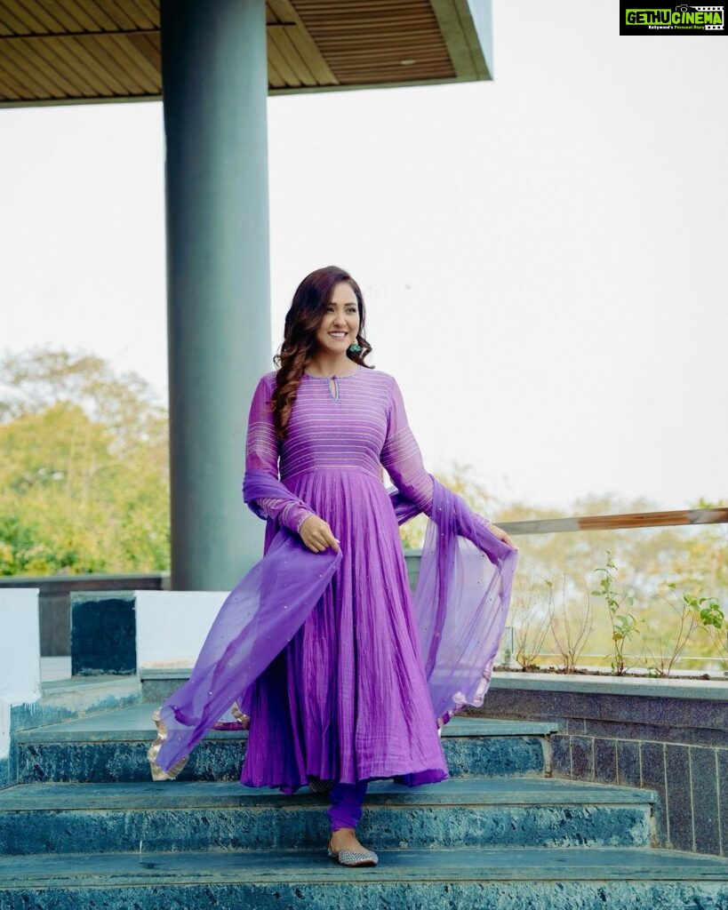 Neeti Mohan Instagram - Lavender by the Lake 💜 Outfit - @labelnimbus Earrings - @shoppaksha Ring - @ijewels009 Styling - @shreyandurjastyle Hair - @dwyessh_hairwizard Makeup - @ritickasjalan 📸 @_smfilms Bhopal lake city