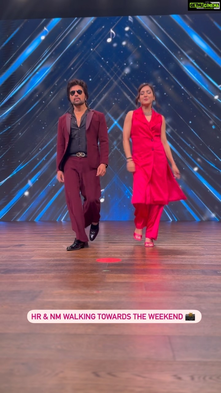 Neeti Mohan Instagram - #SRGMP got a Fab response from all of you in the first week. YAYYYYY! We are on to our second week of auditions now. Keep supporting the new talent. Looking forward to making your weekends more musical 🎤🎵🥰 Tune in tonight at 9 pm @zeetv