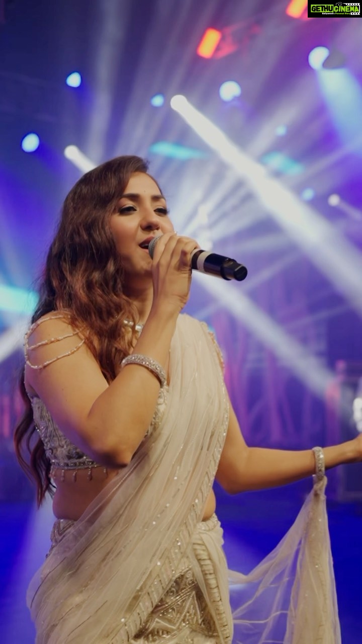 Neeti Mohan Instagram - Shine on ✨ #MohanSistersLive @neetimohan18 @mohanshakti @muktimohan @_smfilms @amit_thosar @dasthewaybaby @sahilmakhaniphotography @_smfilms @mohansisterslive @dasthewaybaby @lagadekavita @tanishaprasad @killachoc_famouscrew @agnihotri_ishita999 @yash.l.amin @lockboi_shubhu @ritickasjalan @rasilaravariamua @amit_thosar @premavshetty @_shraddhabobade_ @jagtap721 #MSL
