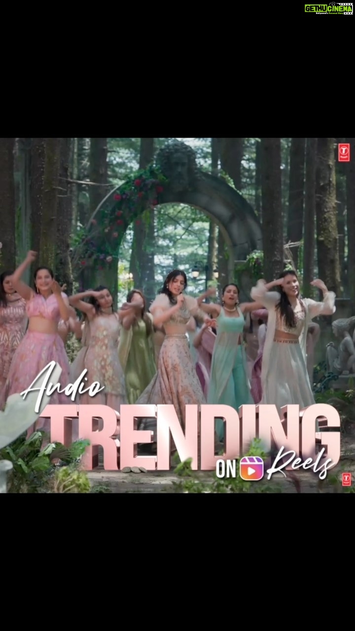 Neeti Mohan Instagram - Just like us, Instagram is grooving to #SaureGhar too.💃 The song is now trending on Instagram reels! Keep showering love. Tune in now. #Yaariyan2, Bhushan Kumar’s biggest family musical, releases on 20th October. @tseriesfilms @tseries.official #BhushanKumar @divyakhoslakumar #VinaySapru #RadhikaRao @sapruandrao @meezaanj @anaswara.rajan @yashdasgupta @priya.p.varrier @warinahussain @pearlvpuri @lilletedubeyofficial @manan_bhardwaj_official @vishalmishraofficial @neetimohan18 #KrishanKumar @shivchanana @neerajkalyan24 @blmpictures @aayush_blm @aafilms.official
