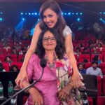 Neeti Mohan Instagram - Can’t keep calm as my Mamma dropped by on the sets of #SRGMP #Blessed 😇 Watch it with your mother, father and loved ones! Starting tonight is an incredible journey of dreams coming true. 📺 9pm✌️ @adityanarayanofficial @anumalikmusic @realhimesh @zeetv