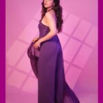 Neeti Mohan Instagram - Serving cuteness this season….🦋 Tune into SRGMP 26th august onwards Sat-Sun 9 pm @zeetv Fit @theworldofanandsharma Earrings - @the_kizals Styling @shreyandurjastyle @shrey_vaishnav_ @urja__amin Glam @dwyessh_hairwizard @ritickasjalan 📸 @souravsharmaofficial