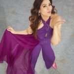 Neeti Mohan Instagram - Serving cuteness this season….🦋 Tune into SRGMP 26th august onwards Sat-Sun 9 pm @zeetv Fit @theworldofanandsharma Earrings - @the_kizals Styling @shreyandurjastyle @shrey_vaishnav_ @urja__amin Glam @dwyessh_hairwizard @ritickasjalan 📸 @souravsharmaofficial
