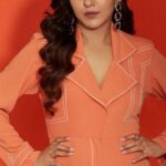 Neeti Mohan Instagram - Back on your and my favorite show #SaReGaMaPa Mark your calendar we are bringing some incredible talent 26th August onwards @anumalikmusic @realhimesh @zeetv