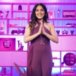 Neeti Mohan Instagram - Follow the trend, but do it the Neeti way 🥰 Starts 26th August, every Saturday-Sunday, at 9 PM, only on #ZeeTV. #SRGMP2023 #NeetiMohan