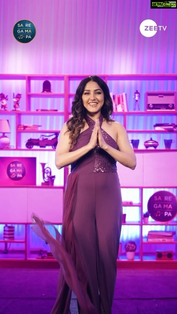 Neeti Mohan Instagram - Follow the trend, but do it the Neeti way 🥰 Starts 26th August, every Saturday-Sunday, at 9 PM, only on #ZeeTV. #SRGMP2023 #NeetiMohan