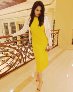 Neetu Chandra Instagram - How lovely Yellow is !! It stands for the Sun.
.
.
.
.
.
.
.
.

#nitu #neetu #shrivastava #neetushrivastava #nitushrivastava #nituchandra #chandra #girl #reeloftheday #basic #organics #ootd #style #stylish #fashion #trendingfashion #trendingstyle #modelling #models #latestmodel #latesshoot #lateststyle #styleicon #stylishicon #bollywoodicon #trendingicon #lovely #yellowdress #yellow #sun