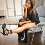 Neetu Chandra Instagram – How many of you believe in #calf #power ? 😉💕 Only your body stands and will stand with you no matter who comes n goes in your life! 
#fitnessmotivation 
#fitness Mumbai, Maharashtra