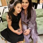 Neetu Chandra Instagram - Last evening was overwhelming and Heart touching. Met my dearest friend @smritimundhra lovely @ChandraMundhra and Smriti s little angel daughter Isabel after years, Isabel in particular... held her when she was tiny 1year old in my arms and then yesterday when she is 6 now. So proud that Smriti found soooo many fans in India through her extraordinary work on Netflix s original reality show..as a creator of INDIAN MATCHMAKING then ROMANTIC. In 2020 she was nominated at Oscar's for the Best Documentary short of her film St. Louis Superman. My association with Smriti is through Director Jagmohan Mundhra sir, whose last film was APARTMENT and I was the lead. Jag sir was a guide, a philosopher, a father figure for me, especially after I lost my father.. Jag sir use to tell me stories of Smriti s childhood and how he was so proud in everything Smriti does... Today, wherever you are, you must be witnessing your predictions Jag sir.. we all are so proud of her too.. A sister to me with so much warmth and care. Chandra Ji, Jag sir s wife, Smriti s mother.. a mother figure to me, a friend, my guardian in Los Angeles and a perfect picture of calmness, smile, warmth n humanity... Ever you ask her.. HOW ARE YOU CHANDRA JI, SHE WILL SAY, "I AM PERFECT," yes, INDEED.. YOU ARE ❤️🤗 Since we both are Chandra, people generally think she is my mother.. Love you Chandra Ji. You have an awesome extended family as well, all of them... I met yesterday and felt as if I already knew them. . Thank you so much for Never ending hugggggs, love and care. See you soon. . Love you 3... kisses kisses 💋 ❤️❤️🤗🤗🤗