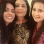 Neetu Chandra Instagram - Last evening was overwhelming and Heart touching. Met my dearest friend @smritimundhra lovely @ChandraMundhra and Smriti s little angel daughter Isabel after years, Isabel in particular... held her when she was tiny 1year old in my arms and then yesterday when she is 6 now. So proud that Smriti found soooo many fans in India through her extraordinary work on Netflix s original reality show..as a creator of INDIAN MATCHMAKING then ROMANTIC. In 2020 she was nominated at Oscar's for the Best Documentary short of her film St. Louis Superman. My association with Smriti is through Director Jagmohan Mundhra sir, whose last film was APARTMENT and I was the lead. Jag sir was a guide, a philosopher, a father figure for me, especially after I lost my father.. Jag sir use to tell me stories of Smriti s childhood and how he was so proud in everything Smriti does... Today, wherever you are, you must be witnessing your predictions Jag sir.. we all are so proud of her too.. A sister to me with so much warmth and care. Chandra Ji, Jag sir s wife, Smriti s mother.. a mother figure to me, a friend, my guardian in Los Angeles and a perfect picture of calmness, smile, warmth n humanity... Ever you ask her.. HOW ARE YOU CHANDRA JI, SHE WILL SAY, "I AM PERFECT," yes, INDEED.. YOU ARE ❤️🤗 Since we both are Chandra, people generally think she is my mother.. Love you Chandra Ji. You have an awesome extended family as well, all of them... I met yesterday and felt as if I already knew them. . Thank you so much for Never ending hugggggs, love and care. See you soon. . Love you 3... kisses kisses 💋 ❤️❤️🤗🤗🤗