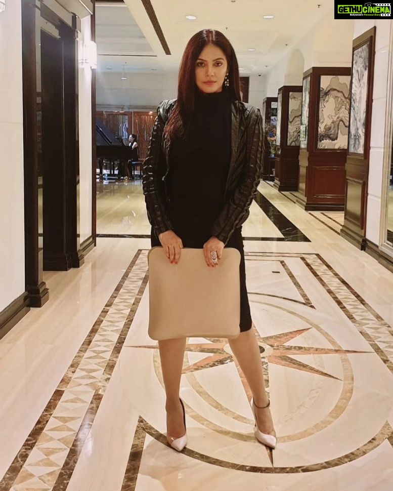 Neetu Chandra Instagram - Today at @tajlandsend #mumbai 💓 let's get some business going ❤️💓 Slay.. @aabhishekchandraa @anuradhanath2929