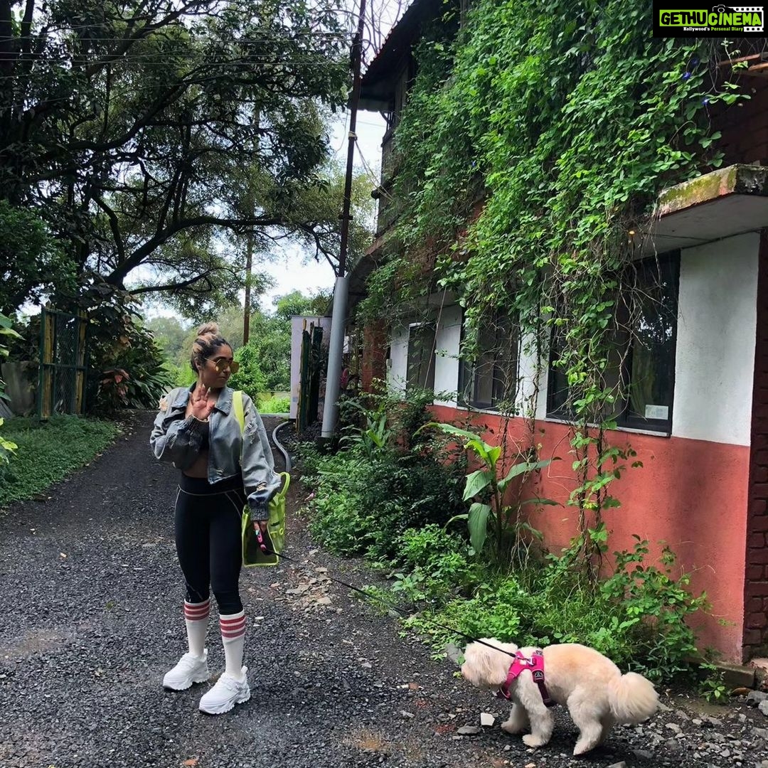 Neha Bhasin Instagram - No pictures Puh lease 📵