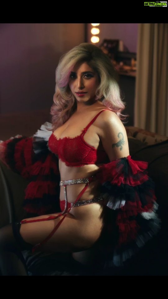 Neha Bhasin Instagram - Saved the best for last.. This brings an end to this beautiful photoshoot.. 📸 @kevin.nunes.photography Makeup @makeoverby_anna Hair @hairstylistguddi.s #nehabhasin #boudoirphotography