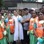 Neha Bhasin Instagram – Sab bmc karamchariyon ko mera Salaam @my_bmc

*Swachh Mumbai Majhi Mumbai*
Campaign in West ward Jurisdiction 
Officers Present 
DMC zone-5 Shri Harshad kale 
Assistant Commissioner Shri Vishvas Mote 
Ward Ex. Engineer M/W Shri Bembade 
EE & DO Shri. Sagar 
Asstt. Engineer Shri Santosh Nikalje
Asstt. Engineer Shri Deepak Madane
MOH Smt. Puja Desai
# Yogiraj Shetty # Paras Bajpai # Gaanesh Awasthi
#nehabhasin #swachhbharat