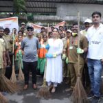 Neha Bhasin Instagram - Sab bmc karamchariyon ko mera Salaam @my_bmc *Swachh Mumbai Majhi Mumbai* Campaign in West ward Jurisdiction Officers Present DMC zone-5 Shri Harshad kale Assistant Commissioner Shri Vishvas Mote Ward Ex. Engineer M/W Shri Bembade EE & DO Shri. Sagar Asstt. Engineer Shri Santosh Nikalje Asstt. Engineer Shri Deepak Madane MOH Smt. Puja Desai # Yogiraj Shetty # Paras Bajpai # Gaanesh Awasthi #nehabhasin #swachhbharat