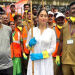Neha Bhasin Instagram - Sab bmc karamchariyon ko mera Salaam @my_bmc *Swachh Mumbai Majhi Mumbai* Campaign in West ward Jurisdiction Officers Present DMC zone-5 Shri Harshad kale Assistant Commissioner Shri Vishvas Mote Ward Ex. Engineer M/W Shri Bembade EE & DO Shri. Sagar Asstt. Engineer Shri Santosh Nikalje Asstt. Engineer Shri Deepak Madane MOH Smt. Puja Desai # Yogiraj Shetty # Paras Bajpai # Gaanesh Awasthi #nehabhasin #swachhbharat