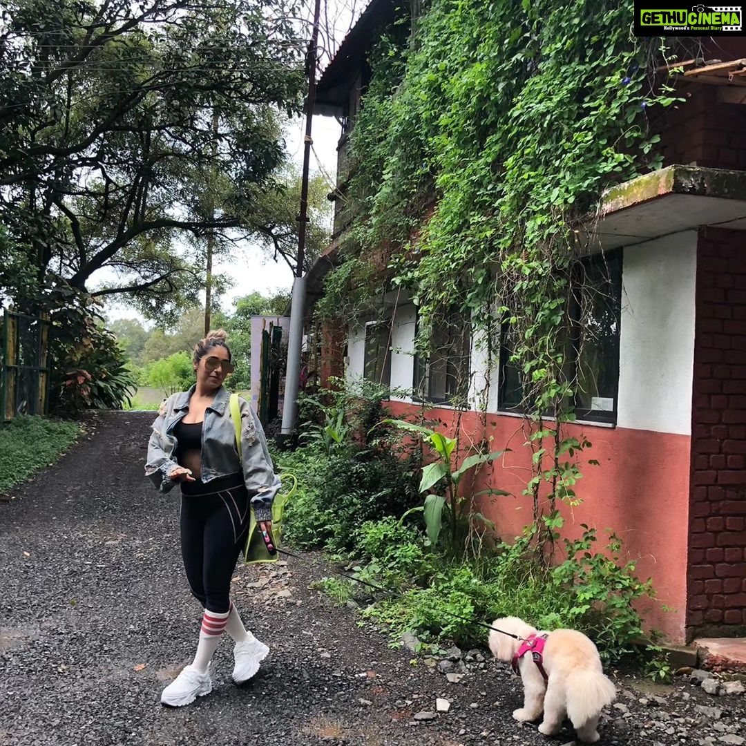 Neha Bhasin Instagram - No pictures Puh lease 📵