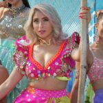 Neha Bhasin Instagram - Some moments from the video shoot. These pictures looked sad not being shared. Have a great weekend. kut kut 🥰 #nehabhasin #kutkutbajra