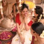 Neha Bhasin Instagram - A Punjabi "in love with all things Kerala". The gorgeous Neha Bhasin (@nehabhasin4u) celebrates Onam with HT City Showstoppers. Creative direction and Styling: @sharaashraf Photos: @himanshusharmaphotographyy Set conceptualisation: @harinder1469 Outfits: @raw_mango, @fivepointfive.in (Sarees) and @ashagautamofficial (Blouses) Jewellery: @apalabysumitofficial Hair and Makeup: @makeoverby_anna and @makeupnhairbyamitajuneja Models: @tannurawattt, @i_ankitapauriyal, and @ritaa_kundu Coordination (models): @sunnysaprra.sunshine @ssmodelmanagement_ssmm Artist management: @shimmerentertainment Production: @_prachisapra_, @kayanaaaaat, and @pakhi6201 Location: The White House, Jantar Mantar, New Delhi #nehabhasin #onam #happyonam #onamcelebration #onamsaree #onamspecial #onamfestival #onam2023 #desilook #fashion