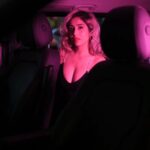 Neha Bhasin Instagram - Black is not a colour so I painted it pink 📷 @himanshusharmaphotographyy #nehabhasin
