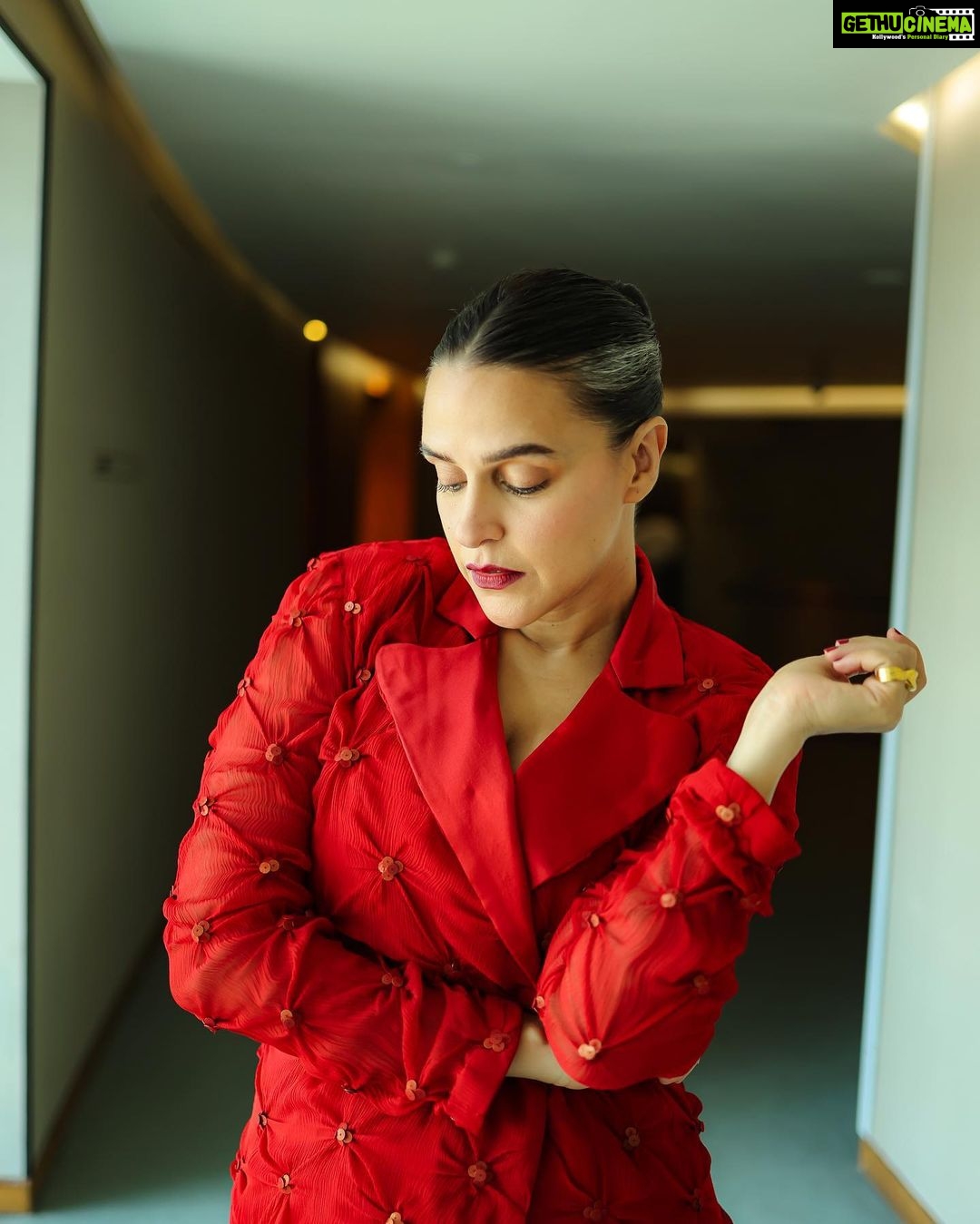 Neha Dhupia Instagram - Zooming into you ♦️…. . . . . . . . . #workmodeon #Ateam @anamikakhanna.in @misho_designs @diva_rose21 @karanrai001 @kiran_chhetri92 @thephotodost 📸
