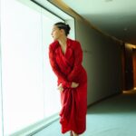 Neha Dhupia Instagram - Zooming into you ♦️…. . . . . . . . . #workmodeon #Ateam @anamikakhanna.in @misho_designs @diva_rose21 @karanrai001 @kiran_chhetri92 @thephotodost 📸