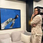 Neha Dhupia Instagram – I remember meeting @viraj_khanna at a dinner hosted by his gorgeous and talented mom @anamikakhanna.in over a meal in their gorgeous home in #kolkatta . It Was just @thevisheshkhanna Viraj a friend n anamika and a friend. We spoke about fashion , art , golf the delicious food they served and everything of interest. Just then I knew her boys just like her were cut out for something big… and their brand today and ofcourse this art on my walls is proof. @viraj_khanna I’m a fan and this is nothing but an appreciation post for the amount of talent that existed in that one room over dinner. … and I promise this is just the beginning of everything spectacular that awaits. #artislife #artwork #art #anamikakhanna #virajkhanna #visheshkhanna #nehadhupia
