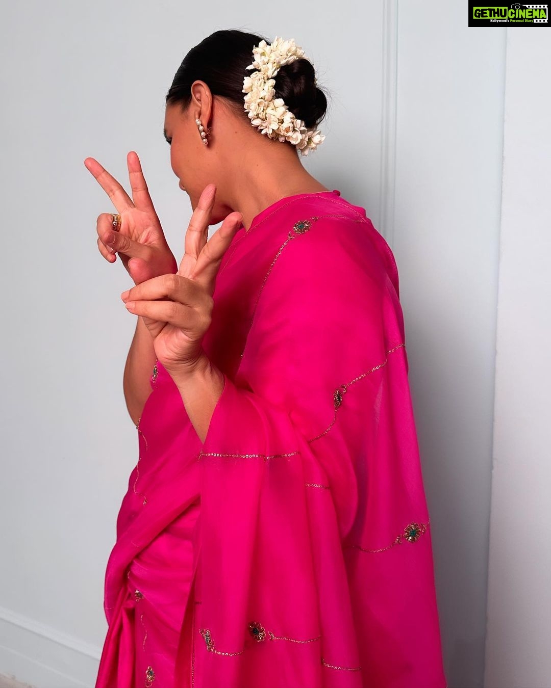Neha Dhupia Instagram - RANI !!! 💖 . . . . @raw_mango @ayeshakhanna20 @mitavaswani