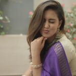 Neha Gowda Instagram - 🫰⭐️ 📸 - @umesh__photography___ Makeup- @neharamakrishna Hairstyle- @neharamakrishna 🙃 Saree - @sumajaramakrishna Blouse - @sonugowda Jewels - @beadedtreasuresjewelry Bangalore, India
