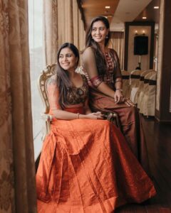 Neha Gowda Instagram - My sister is both my mirror and my opposite!!
Do you have a sister ? 
Tag them 👇🫶

Pic credits - @storiesby.rg