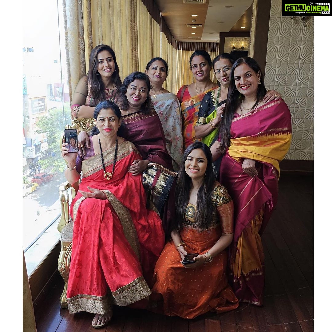 Neha Gowda Instagram - Enjoy your time !❤️make unforgettable memories!!!! #karigowdagirls #family #mystrength #love @sonugowda @lakshmigopinath22 @lavanyagopinath @arunagopinath25 @poornima.b2 @poovegowda @pa_dma3940 @savitha_t_ @sumajaramakrishna @amulya_manjunath @shamyashwanth