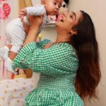 Neha Marda Instagram – Life as a new mom: where expectations meet the beautiful chaos of reality. 💖👶 
.
.
.
#oziva #cleanprotein #fatloss #ad #hartarahsebetter #nehamarda #babyanaya #babygirl #mommylife #mommy 
Mkeup @ornate2019