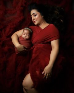 Neha Marda Instagram - My happy pill ,
always. #babyanaya 
.
.
.
#nehamarda #newbornphotography #mommy #mommylife #mom #babygirl
