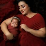 Neha Marda Instagram – My happy pill ,
always. #babyanaya 
.
.
.
#nehamarda #newbornphotography #mommy #mommylife #mom #babygirl