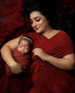 Neha Marda Instagram - My happy pill ,
always. #babyanaya 
.
.
.
#nehamarda #newbornphotography #mommy #mommylife #mom #babygirl