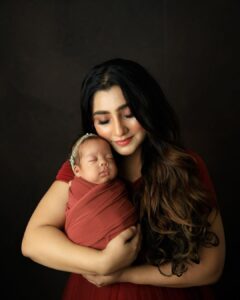 Neha Marda Instagram - When she was 3 months ❤️🍼
#babyanaya 
.
.
Wearing @rubab_couture 

#nehamarda #mommy #newbornphotography #newbornphotoshoot #mommylife