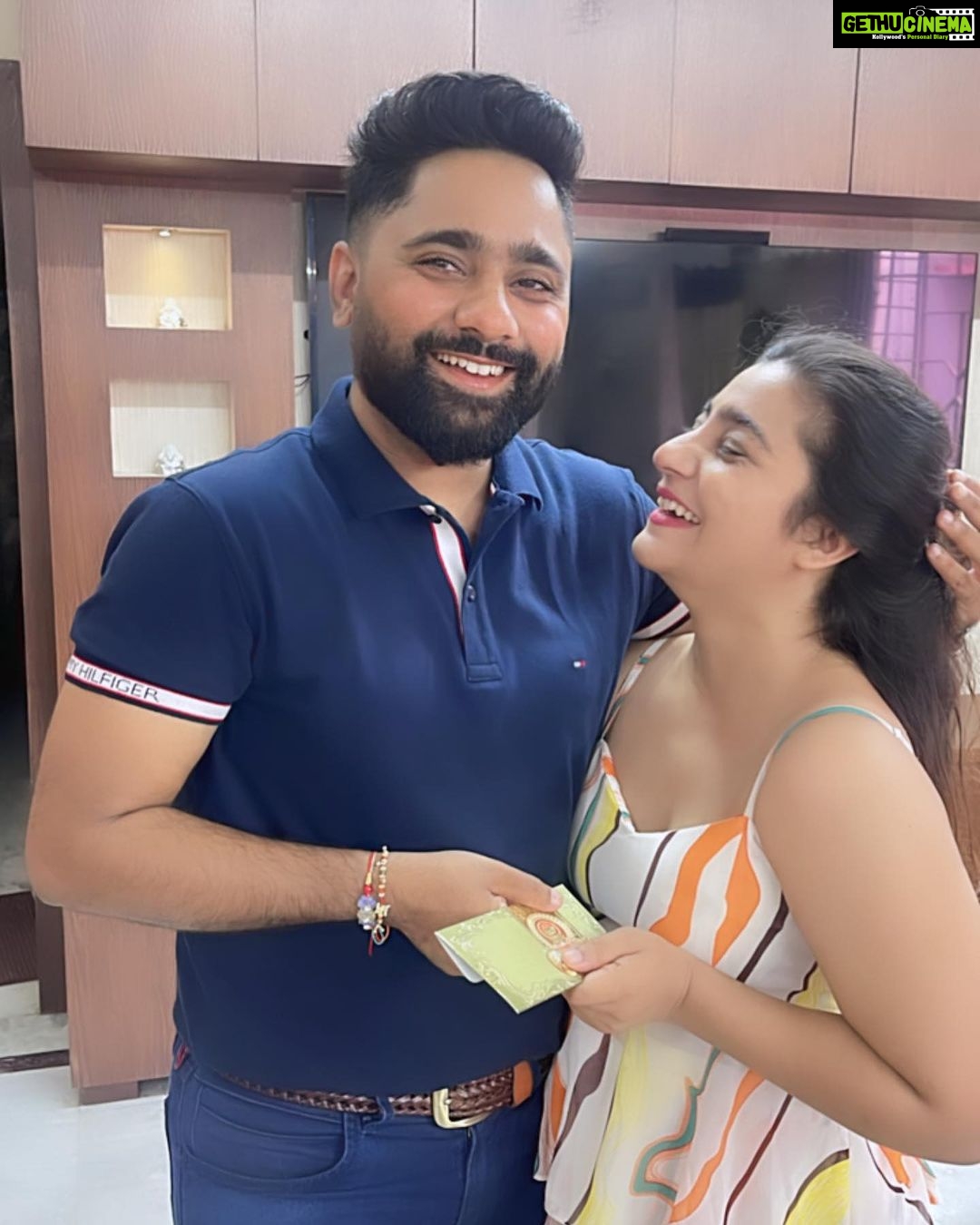 Neha Marda Instagram - Thanku for coming .. it means a lot to me bhaiya . I don’t say it ever but I love you ❤️ #rakshabandhan #bhaiya #love