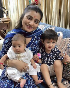 Neha Marda Instagram - Anaya's First Rakshabandhan ❤️
@avyay.deora 
.
.
.
#nehamarda #babyanaya #rakshabandhan #rakhi #bhai