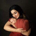 Neha Marda Instagram – When she was 3 months ❤️🍼
#babyanaya 
.
.
Wearing @rubab_couture 

#nehamarda #mommy #newbornphotography #newbornphotoshoot #mommylife
