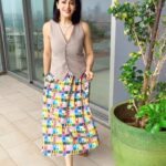 Neha Pendse Instagram - When it’s formal , feminine yet full of life 💼🌂👛 #prints #grwm #formal #dopaminedressing