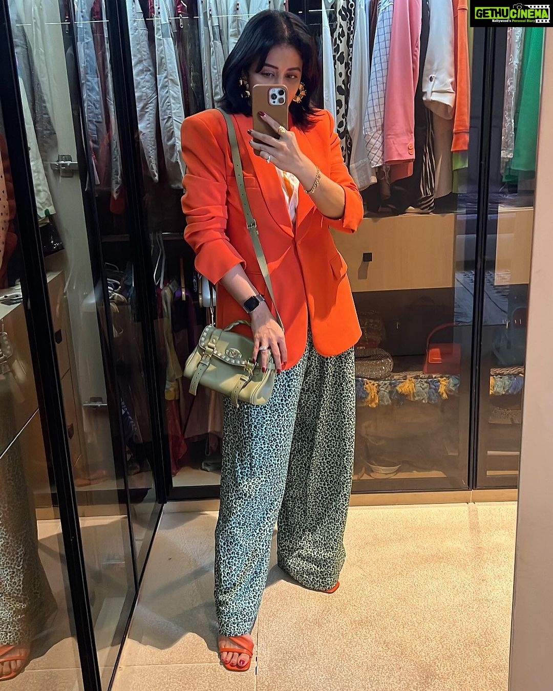 Neha Pendse Instagram - Blazer forever 🦊🎃