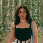 Neha Pendse Instagram - 5 saalon ki duriyaan ab khatm huyi, May I come in madam ke naye episodes aaj se aapke hue. Umeed hai aapko jaroor pasand ayengay 🙏❤️🎈 . Miltay hai 9.30 baje sirf @starbharat par.
