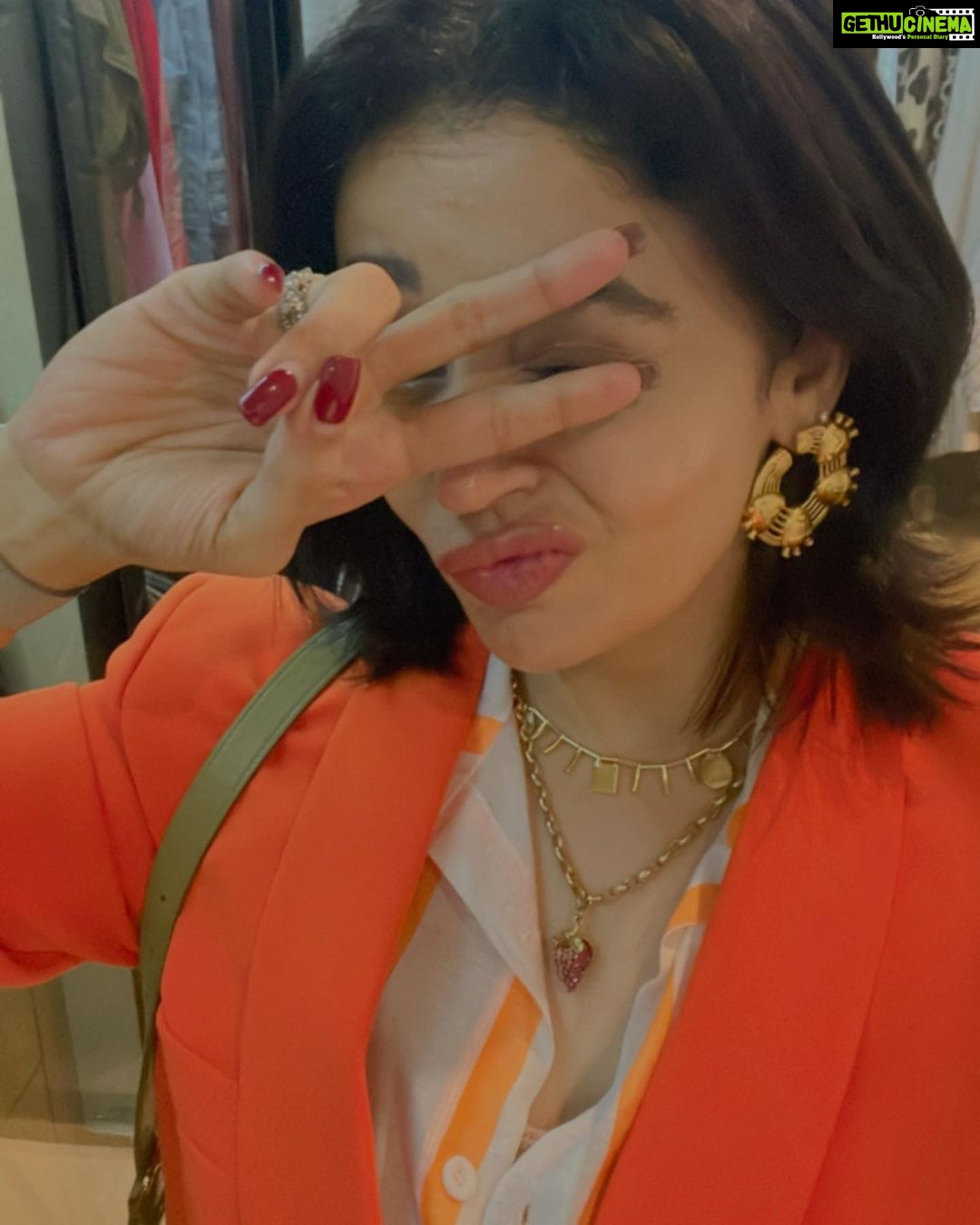 Neha Pendse Instagram - Blazer forever 🦊🎃