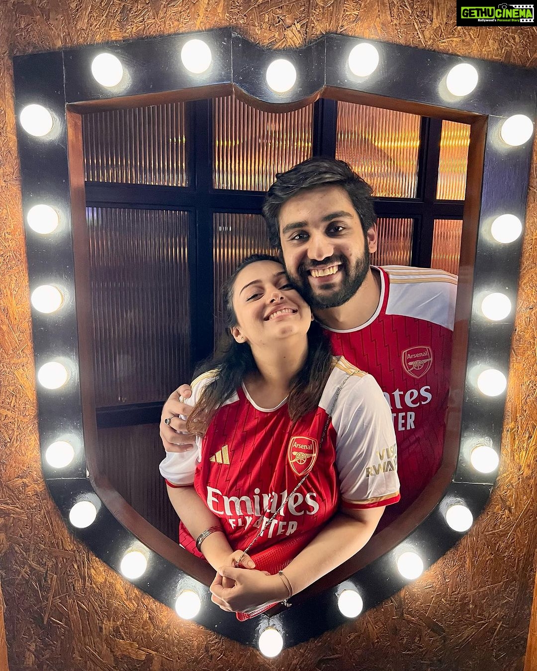 Nehalaxmi Iyer Instagram - A night to remember for all Gooners, a historic win for Arsenal against Man City! Time to savor the moment! 🏆⚽ Arsenal for life ❤️ . . . . . . . . . . #gunners #ruha #arsenal #gooners #premierleague #mancity #sportscouple #couplegoals #goonerette #goonerfamily #explore #footballs #instagood #lovr #photooftheday India