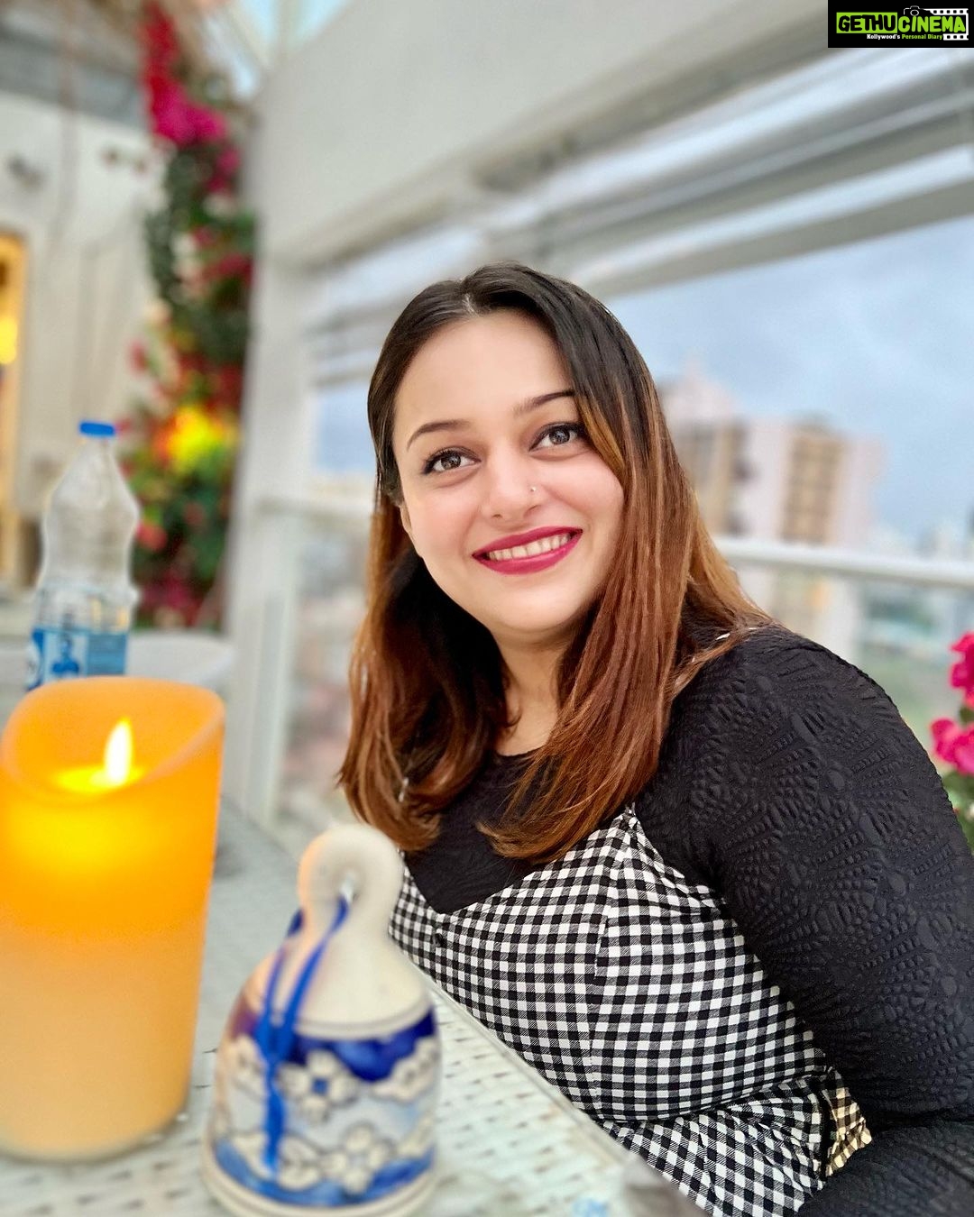 Nehalaxmi Iyer Instagram - Posing is an art form, controlled, deliberate like a script, ( pic 1 & 2) but candid shots reveal the unguarded heart, uncover the soul beneath and captures who we truly are. ( pic 3 & 4) . . . . . . . . . . . . . . . . #pose #candid #candidphotography #santorini #greece #white #aesthetic #instadaily #india #candlelight #datenight #ootd #ootn #wingeyeliner #ishqbaaz #photooftheday #cutecafes #livemusic #poolsidevibes #rooftop #international #instagood #love #nehalaxmi Santorini