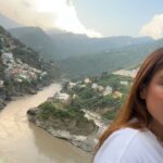 Nia Sharma Instagram - Passing through Devprayag …. where Bhagirathi and Alaknanda rivers unite..(copied from google😉) Sangam, Devprayag