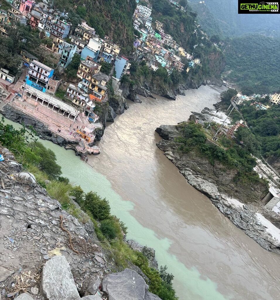 Nia Sharma Instagram - Passing through Devprayag …. where Bhagirathi and Alaknanda rivers unite..(copied from google😉) Sangam, Devprayag