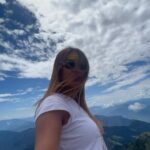 Nia Sharma Instagram - Trekked right uptil Chandrashila Peak… That’s where I touched the sky.. #uttarakhandheaven