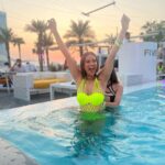 Nia Sharma Instagram - The pool party… pina coladas.. the sunset.. my day’s made. #dubai🇦🇪 @fivepalmjumeirah also thanks for putting up the best cocktail show for me🥳💯 Rima❤️ FIVE Palm Jumeirah Dubai