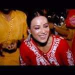 Nia Sharma Instagram - This evening was blissful and peaceful at @parmarthniketan . The chants reverberated , the aarti resonated through the place.. @sbsabpnews @vibhakaulbhat Thank you for making me a part of your 20 year celebration with this special trip to Rishikesh . Also wishing you all a Happy Navratri. 😇